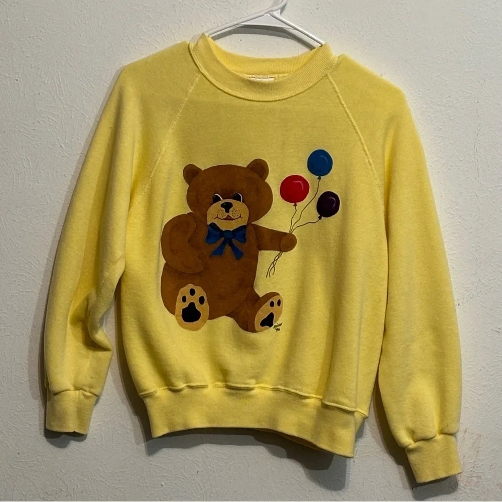 Vintage 80’s Bassett Walker Pale Yellow/Teddy Bear  Crewneck Sweatshirt Sz 10/12